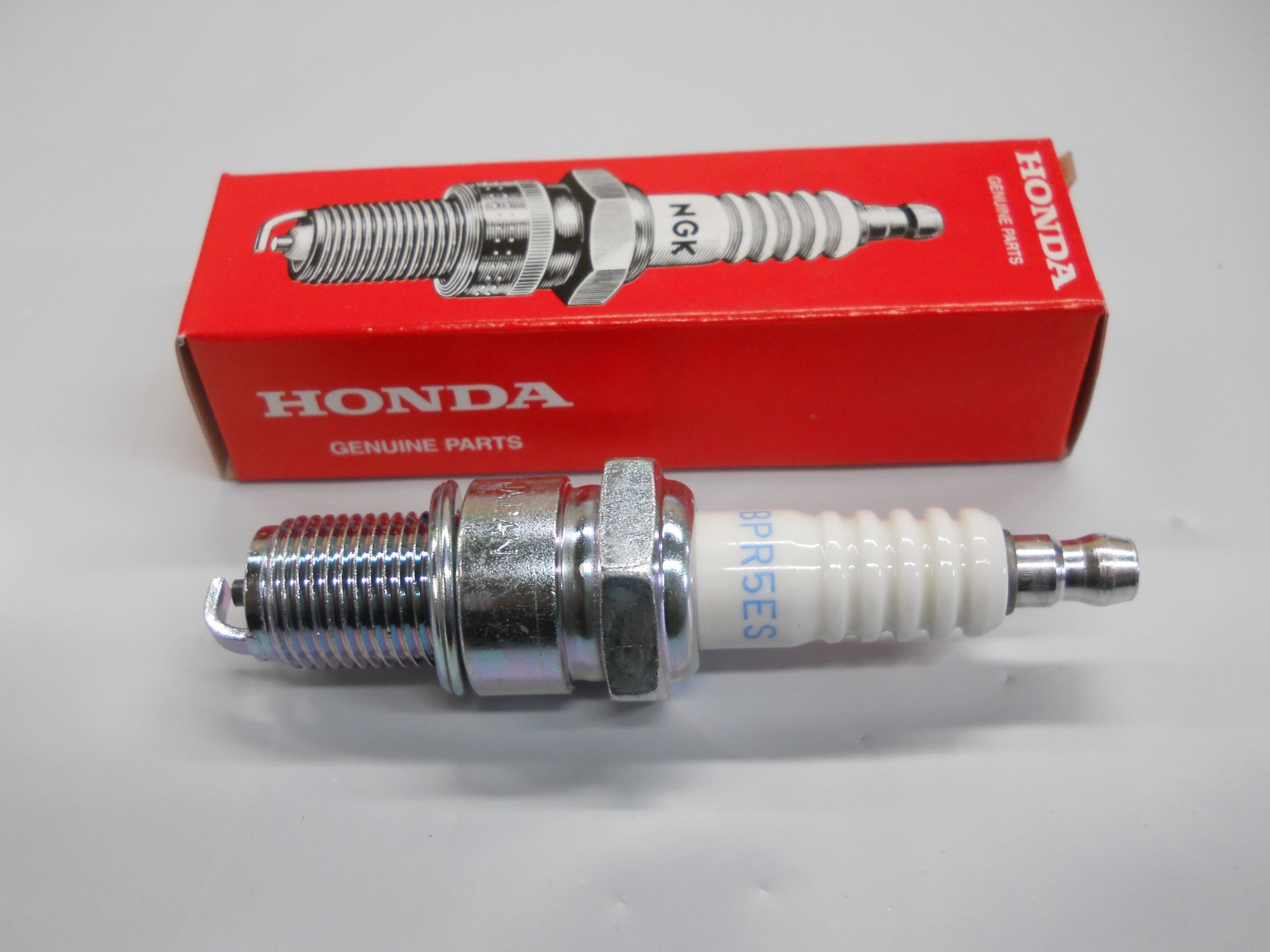 HONDA Part Number 9807955846 SPARK PLUG (BPR5ES). Power Equipment