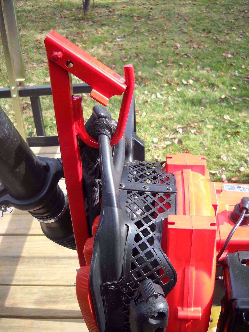 BR13 Trimmertrap Backpack Blower Rack Holds 1 Large Selection at